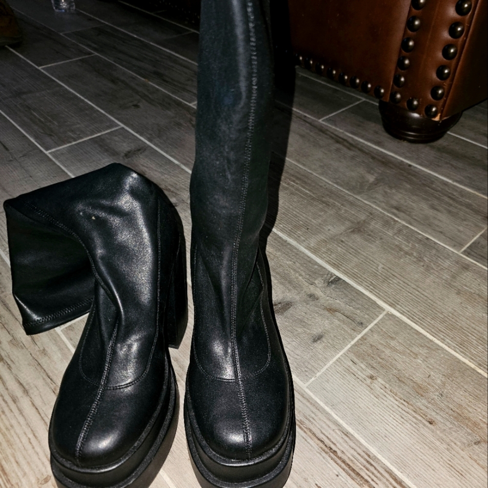 Black Steve Madden boots